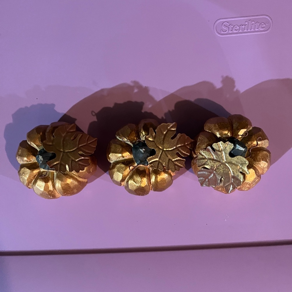 Three pumpkins - Picture 2 of 4